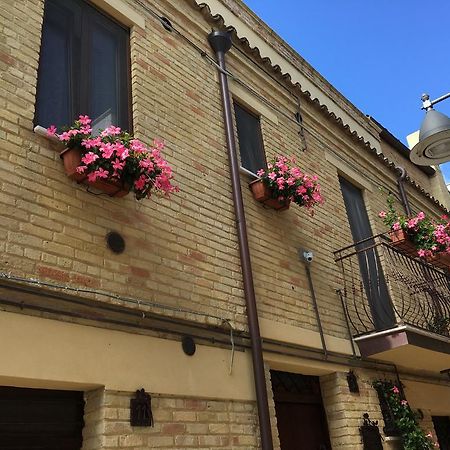 Guest House Dimora Fiorita Serracapriola Exterior foto